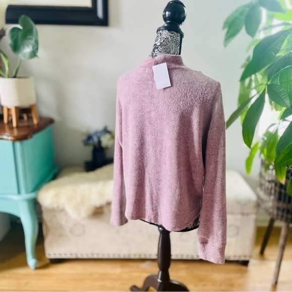 🏷️ 4/$25 NWT Socialite Super Soft Brushed Mock Neck Pullover Sweater in Wine M - Picture 4 of 7